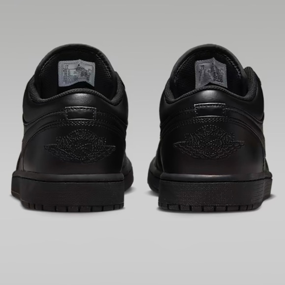 Air Jordan Low Triple Black Size 7 Men’s or women’s 8.5 - Picture 11 of 14